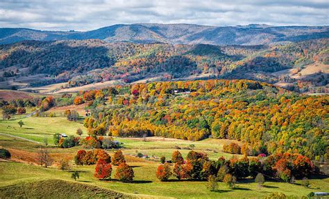 Your Guide to Seeing Fall Foliage