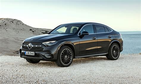 This teaser already anticipates many features of the Mercedes GLC Coupé ...