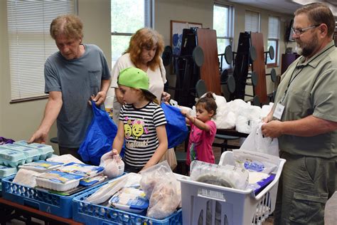 Food Pantry - Volunteers - Lafayette Urban Ministry