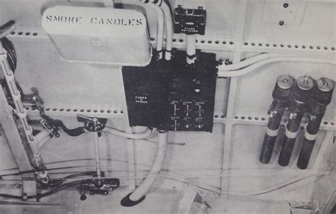 Boeing P-12E: Cockpit