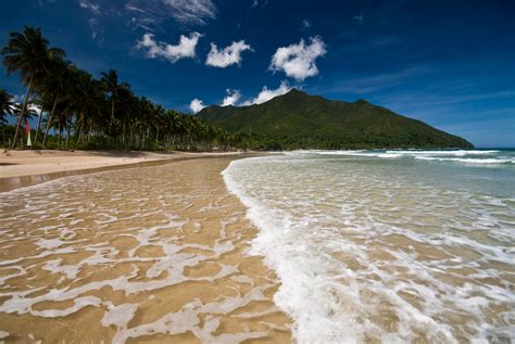 GLORIOUS BEACHES IN THE PHILIPPINES: SABANG BEACH IN MINDORO