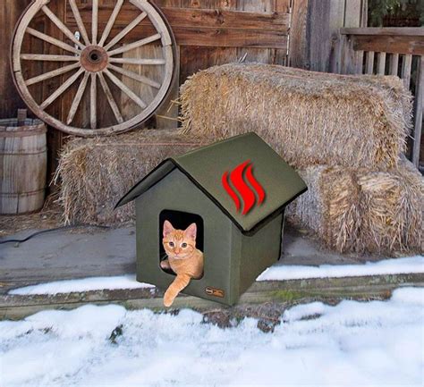 This Heated Cat House Will Keep Your Outdoor Kitty Toasty Through The Cold Weather | Heated cat ...