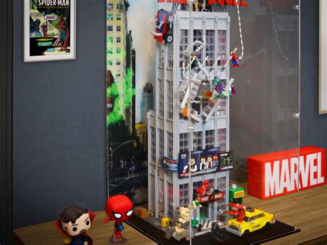 LEGO® Daily Bugle Display Case (76178)