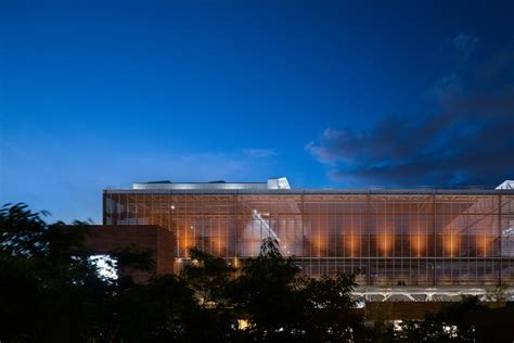 Louis Armstrong Stadium / ROSSETTI | ArchDaily