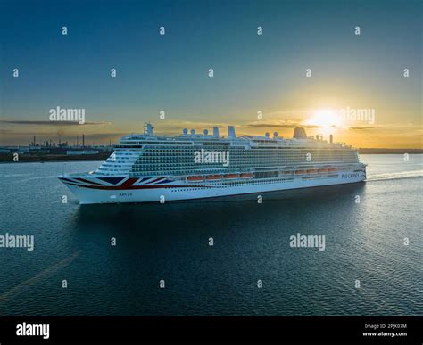 Arvia cruise ship hi-res stock photography and images - Alamy