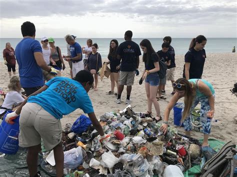 Hundreds Of Hollywood Beachgoers Clean Up Trash In Honor Of Earth Day ...