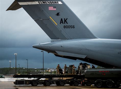 Airmen, Soldiers train together at Pope Army Airfield > Air Mobility ...