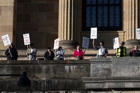 Striking workers at Philadelphia Museum of Art plead their case before City Council