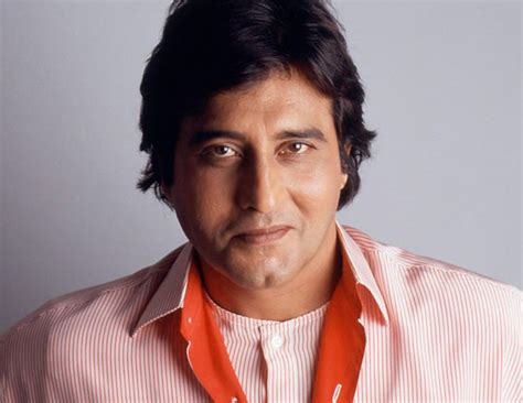 5 Best Romantic songs Of Vinod khanna - lifeberrys.com