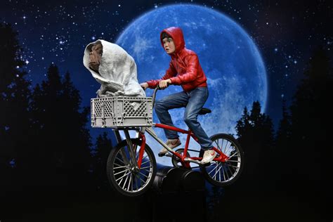 E.T. The Extra-Terrestrial 40th Anniversary 7″ Scale Action Figure – Elliott & E.T. on Bicycle ...