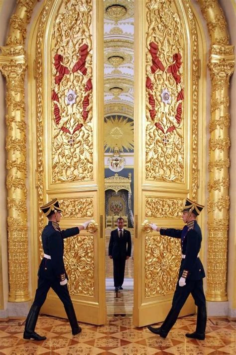 gold doors of the kremlin | Fairytale room, Gold door, Russian architecture