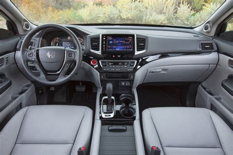 2017 Honda Ridgeline midsize pickup unveiled - IAB Report