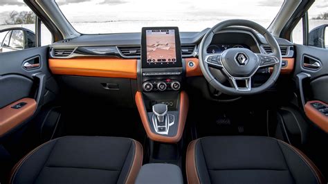 Renault Captur E-TECH hybrid interior & comfort | DrivingElectric