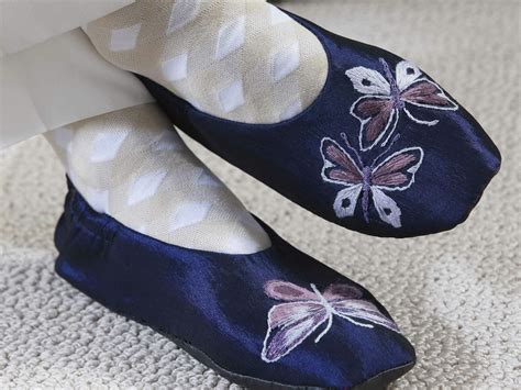 Airplane Slippers to Make and Embroider | PieceWork