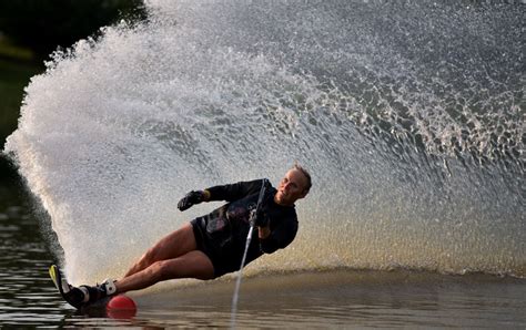 Competition, waves just right for water skiing - Omaha.com: Sports