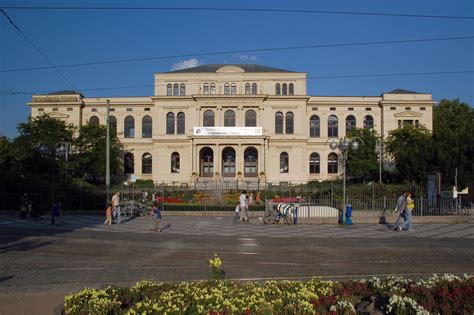 File:Zoo Frankfurt Gesellschaftshaus.jpg - Wikimedia Commons