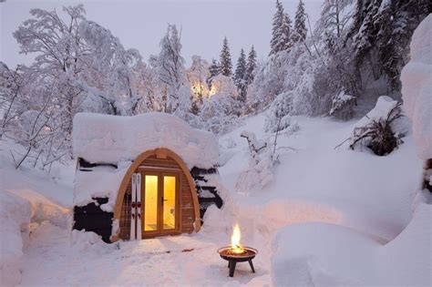 A cozy cabin in the deep snow .. : r/CozyPlaces