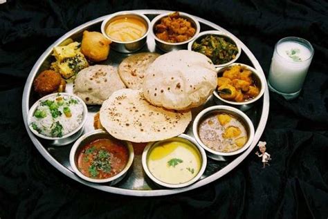 Gujarati Cuisine - A Rich Blend of Different Flavours Served on a Thali | Fashionable Foodz