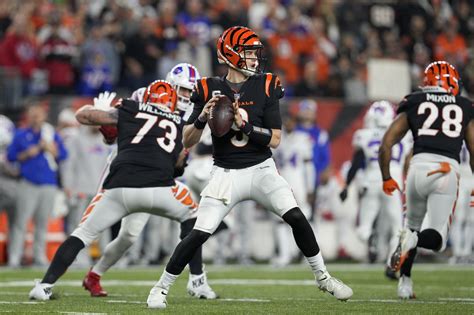 Bengals vs. Bills predictions, picks & odds for NFL Divisional Round ...