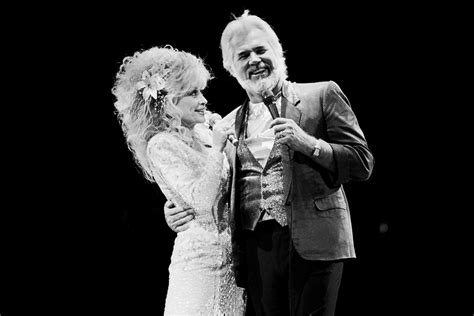 'Islands in the Stream': Dolly Parton Reflects on Kenny Rogers Duet 40 ...