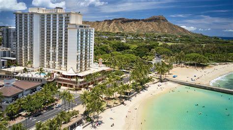 The Twin Fin Waikiki — Hotel Review | Condé Nast Traveler