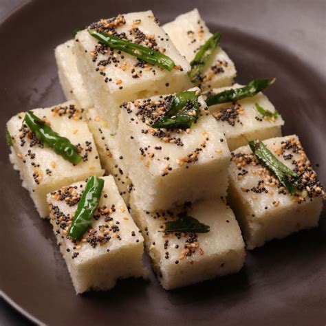 Instant White Suji Dhokla - Aarti Madan