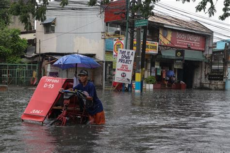 Baha sa Mandaluyong, dahil sa napabayaang flood control project? | ABS-CBN News