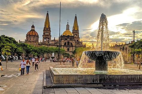 Private Tour Guadalajara Historic Center and Tlaquepaque from Mexico City 2024