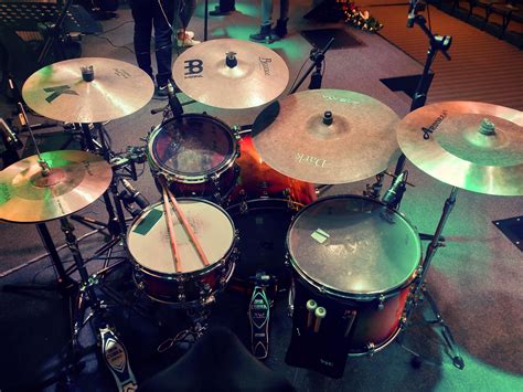 Gotta love this setup. : r/drums