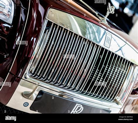 New Rolls Royce front Grill with bonnet mascot Emily Stock Photo - Alamy