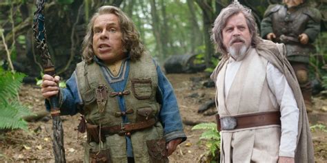 How The Last Jedi's Luke Inspired Warwick Davis' Willow Show Return