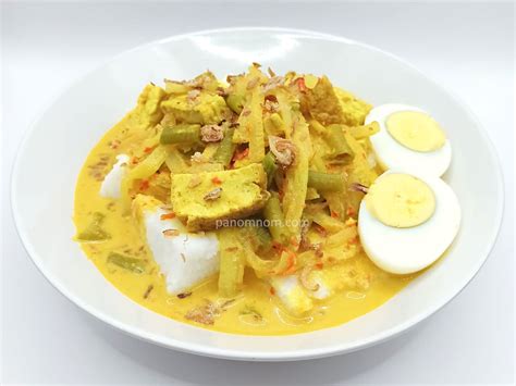 Tasty and Easy Lontong Sayur Recipe | Panomnom