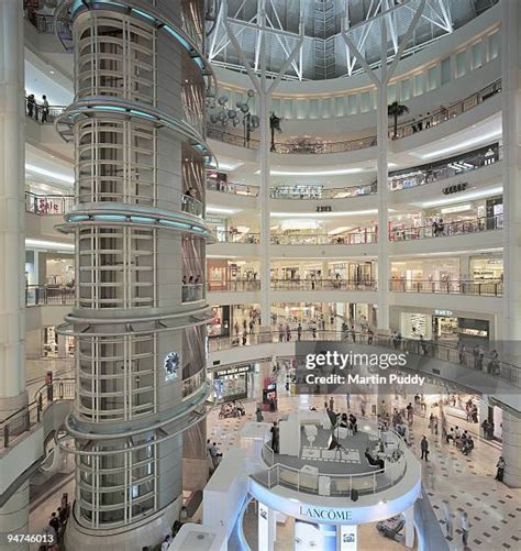 Petronas Twin Towers Interior Photos and Premium High Res Pictures ...