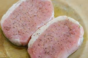 How to Bake Pork Chops in the Oven So They Are Tender and Juicy ...