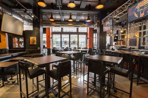 Inside Kuma’s Corner West Loop, Refining Burgers and Metal for a New Crowd - Eater Chicago