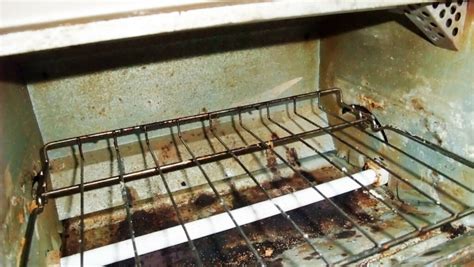 How To Clean a Toaster Oven | CleanerWiki