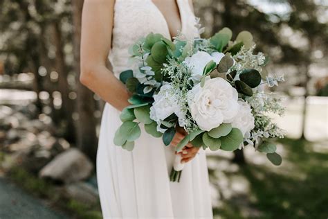 How To Make A Clutch Bridal Bouquet With Silk Flowers | Best Flower Site