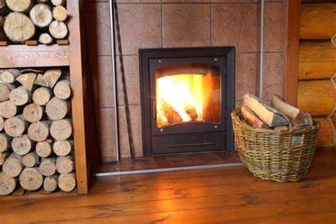 10 Places to Find Free Firewood Near Me (Legally!) - MoneyPantry