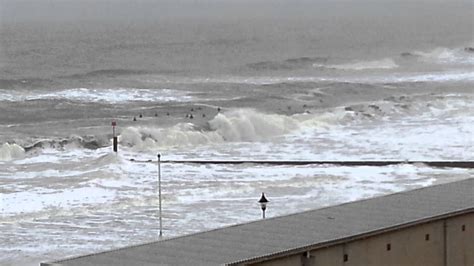 Southbourne surf 4/1/14 swell of the decade - YouTube