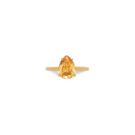 A COLORED DIAMOND RING | Christie's