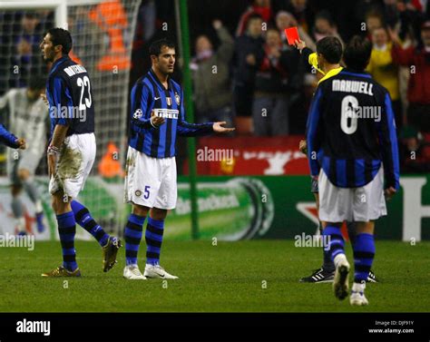 Marco Materazzi of Inter Milan receives the red card (Credit Image: © PHOTOGRAPHER/Cal Sport ...