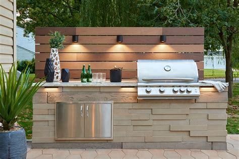 10 Outdoor Kitchen Countertop Ideas and Installation Tips