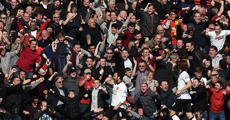 "You nearly won the league" - Manchester United fans taunt Liverpool at Anfield - Mirror Online