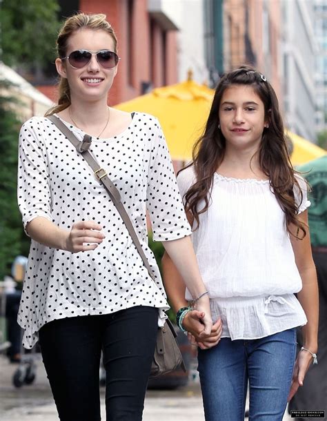 Emma Roberts & her sister Grace out in Soho (9/10) - Emma Roberts Photo ...