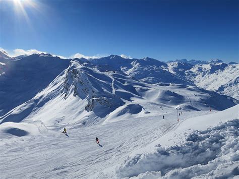 Skiing the French Alps - Travel Deeper with Gareth Leonard