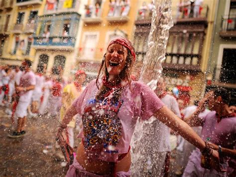 Spain, the country of fiestas and festivals! | itinari | Festival, Fiestas, Celebrities