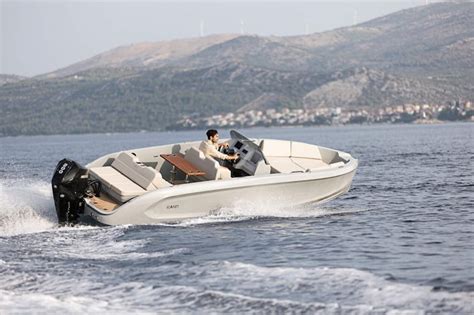 How Electric Boatbuilders are Making Waves across the Industry ...