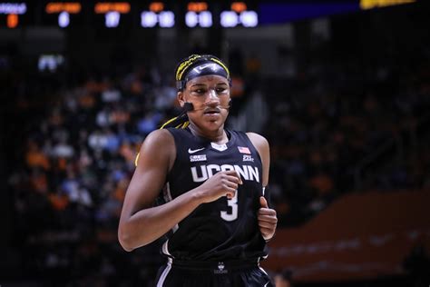 Tennessee Lady Vols Fall 67-84 To UConn Huskies | Blank Newspaper