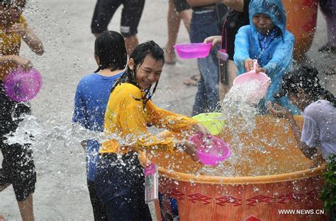 Traditional Qixi Festival marked around China - Xinhua | English.news.cn