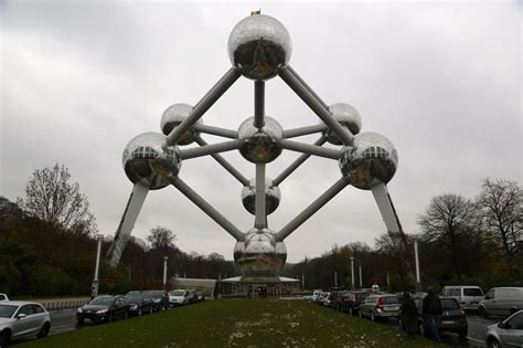 Shadows & Light: Atomium